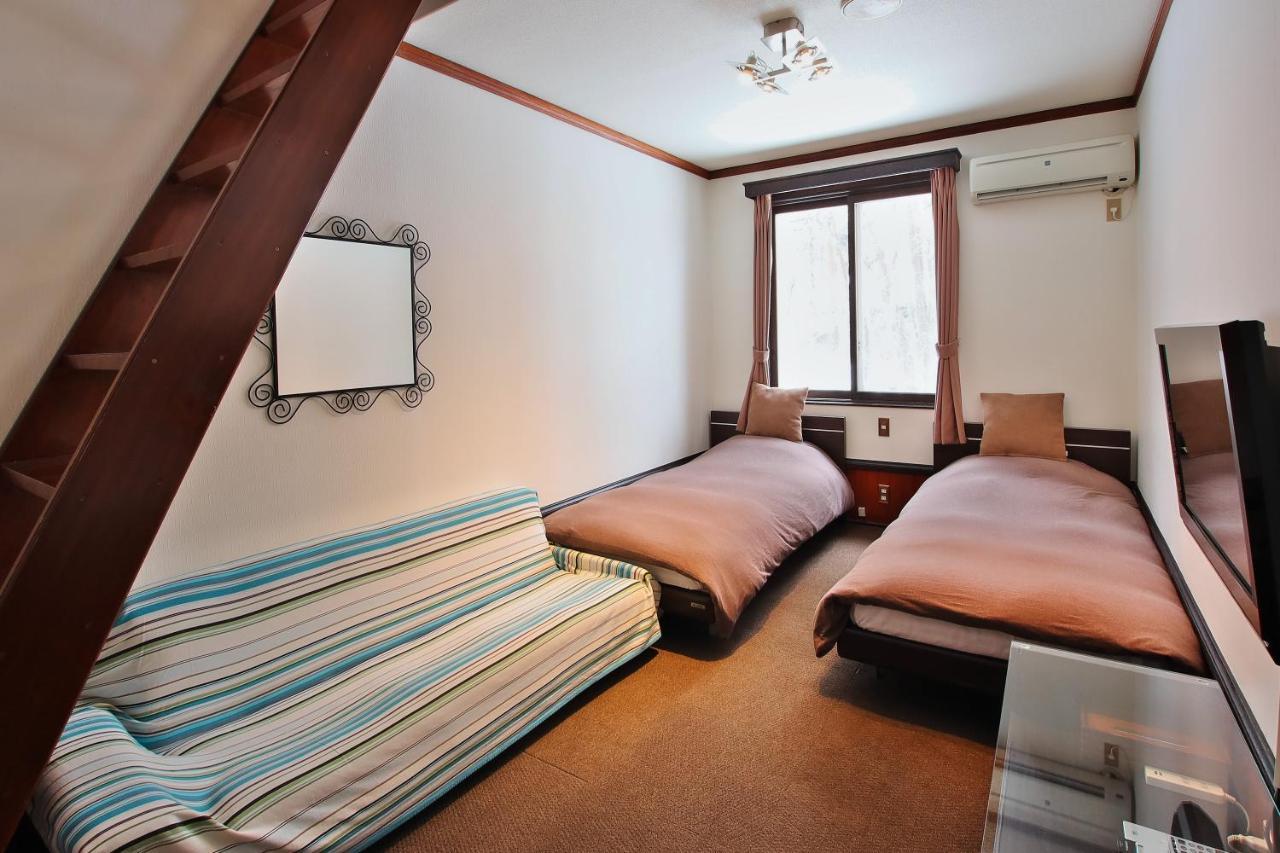 Eternal Flame Bed & Breakfast Hakuba Bagian luar foto